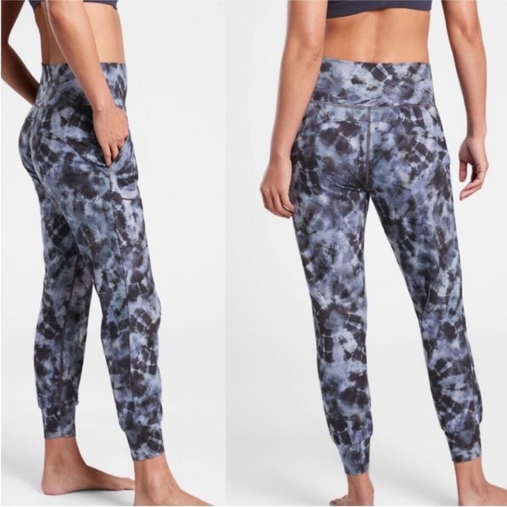 Athleta Salutation Printed Blue Tie-Dye Joggers S
